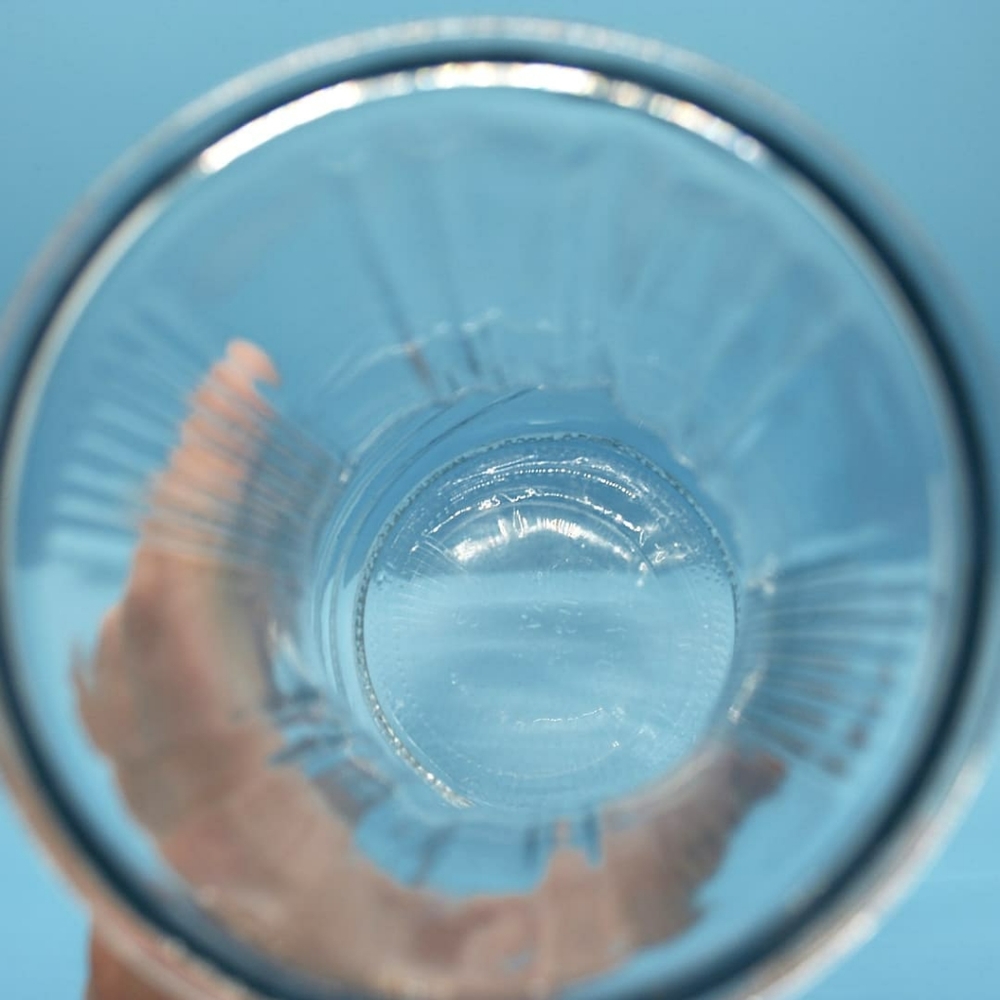 Clear Glass Vase With Embossed Ribbing - Picture 3 of 8